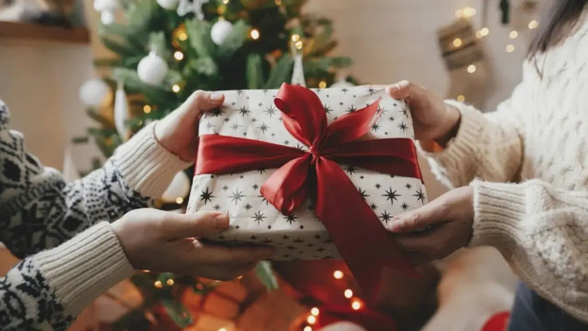Christmas Gift Ideas for Couples [Quick Guide] - Arzopa