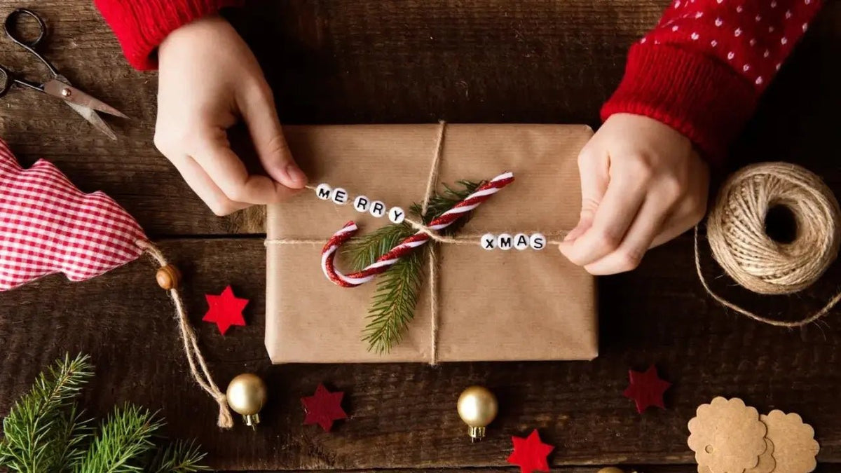 Christmas Gift Ideas for Employees [Ultimate Guide] - Arzopa