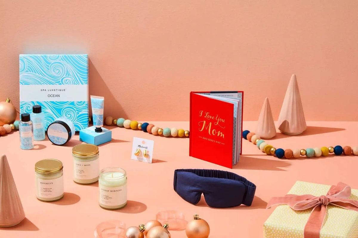 Christmas Gift Ideas for Mom [Guide for 2024] - Arzopa