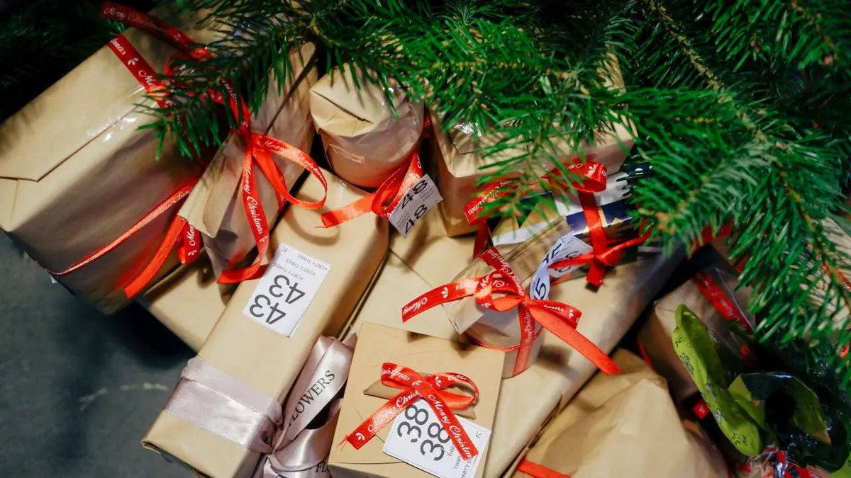 Fast Guide to Christmas Gift Swaps Ideas - Arzopa