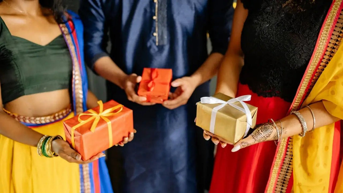 Unique Gift Ideas for Women [Guide for 2025] - Arzopa