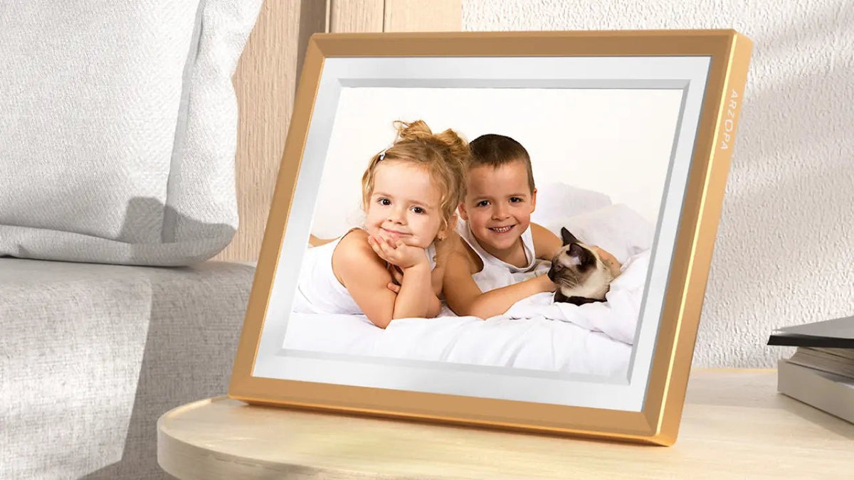 Why a Digital Photo Frame Is the Perfect Mother’s Day Gift? - Arzopa