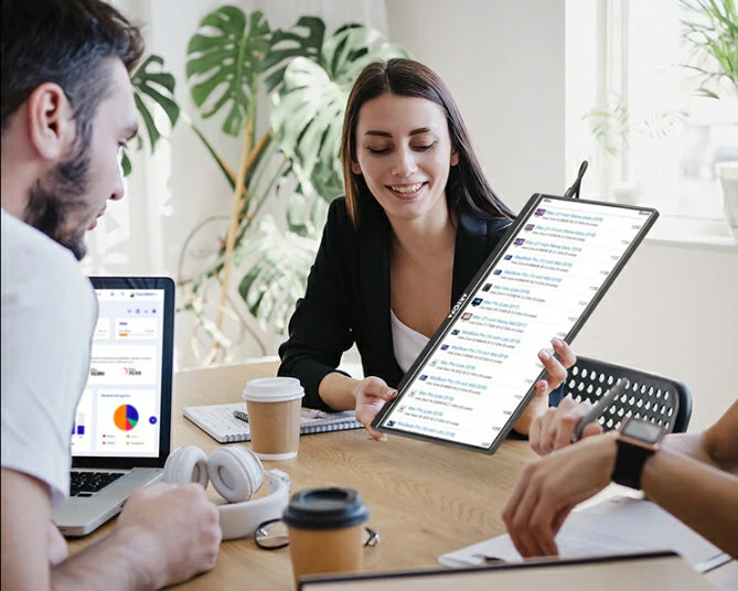 Arzopa s1 table 39,6 cm (15,6") | 1920x1080 ips 5ms | prenosni monitor 3 Arzopa s1 table 15,6 v pokončnem načinu za predstavitve in mobilno delo