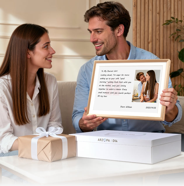 Perfect Digital Picture Frame Gift