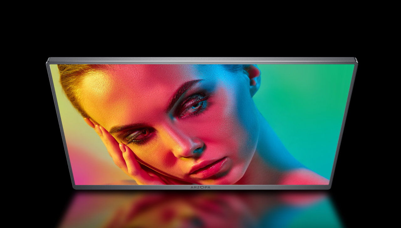 100% DCI-P3     133%SRGB